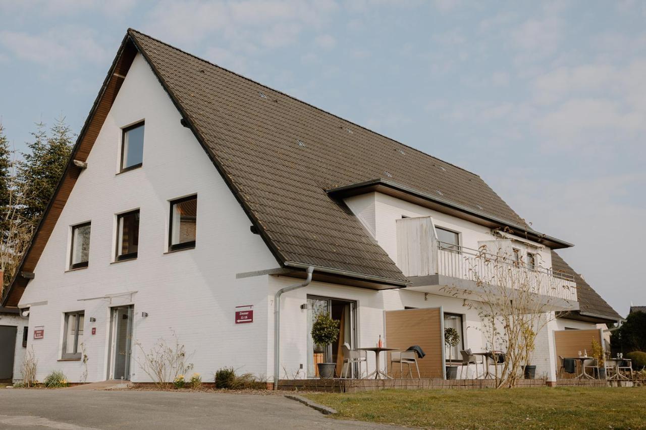 Hotel Zur Treene Schwabstedt Exteriör bild